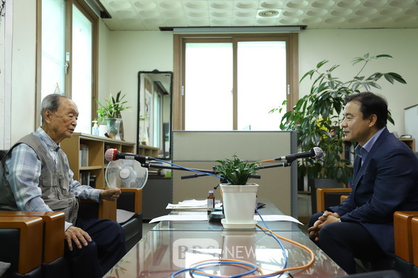 서예가 청남 권영한 선생, 망백(望百)의 나이 ‘노익장’...“현재가 제일 중요하다”