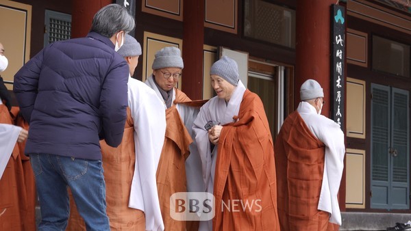 해인사 주지 후보에 혜일스님 추천...내홍 수습 국면 해인사 주지 후보에 혜일스님 추천...내홍 수습 국면