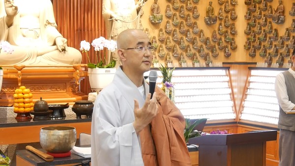 김해 율하선원 석산스님.