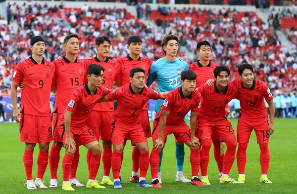 아시안컵 한국과 요르단전에서 한국 축구 국가대표팀이 팀포토를 찍고 있다.(사진=연합뉴스)