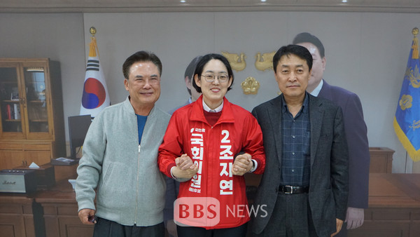 (왼쪽부터) 정현태 경일대 총장, 조지연 예비후보, 서중호 아진산업 대표