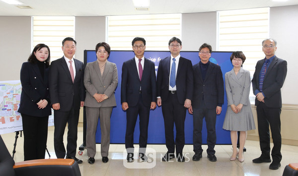 대구경북경제자유구역청은 21일 일본무역진흥기구(JETRO) 서울사무소 관계자를 초청해 기업 홍보활동을 펼쳤다. 