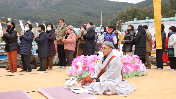 거제 대원사 주지 종문 스님.