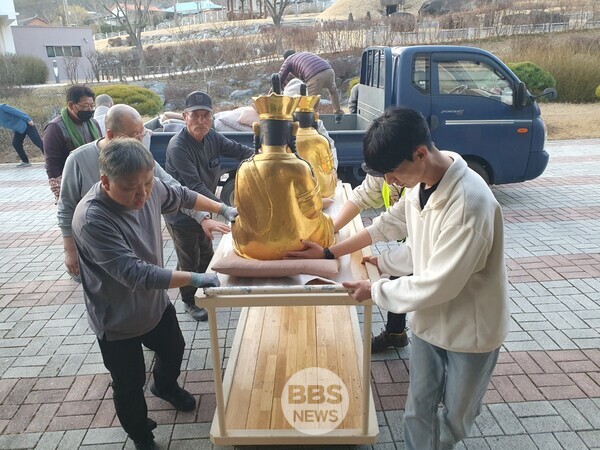 의성 화재로 천년고찰 운람사 전소...아미타삼존불은 박물관 이송