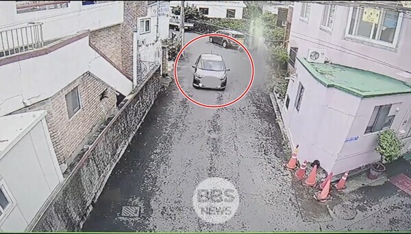 A씨가 범행 후 이동하는 CCTV 화면. 제주경찰청 제공.