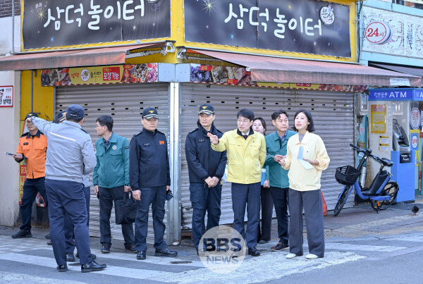 대구광역시는 오는 10월 31일 핼러윈데이를 앞두고 동성로 클럽골목을 인파밀집 중점관리지역으로 지정하고, 28일 유관기관과 함께 합동 안전점검을 실시했다. 대구시 제공