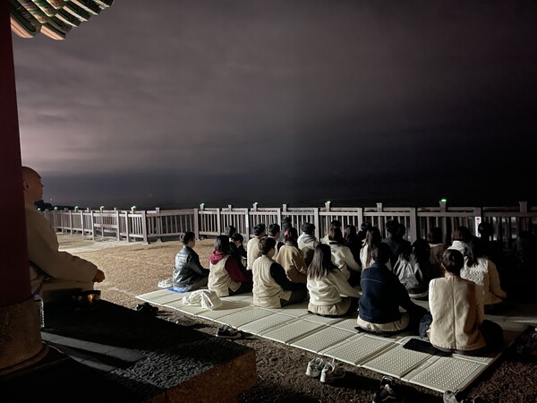 ���Ӽ� �ʿ� �ο������, ����翡�� �� û���� ������ / ����=�����