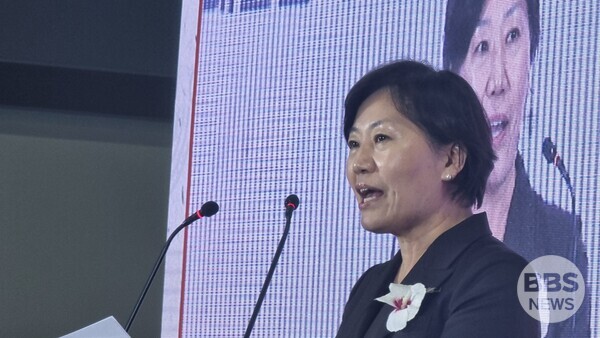 송미령 농식품부 장관이 14일 우리술대축제 개막식에서 개회사를 하고 있다.