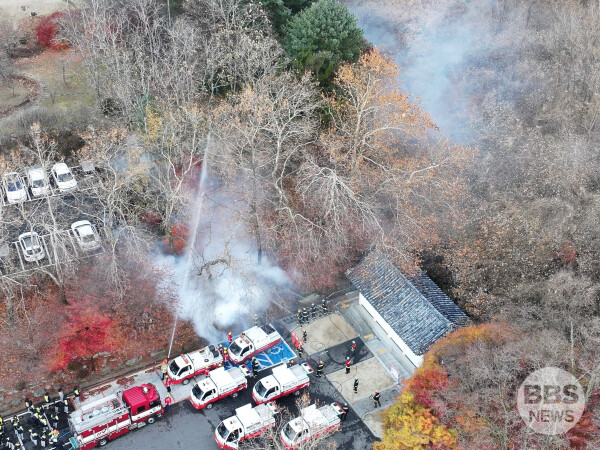 국립공원공단 팔공산국립공원동부사무소는 11월 25일, 팔공산 수태골 일원에서 가을철 건조 기후로 인한 대형 산불 위험에 대응하기 위해 유관기관 합동 산불 진화훈련을 실시했다. 팔공산국립공원 동부사무소 제공