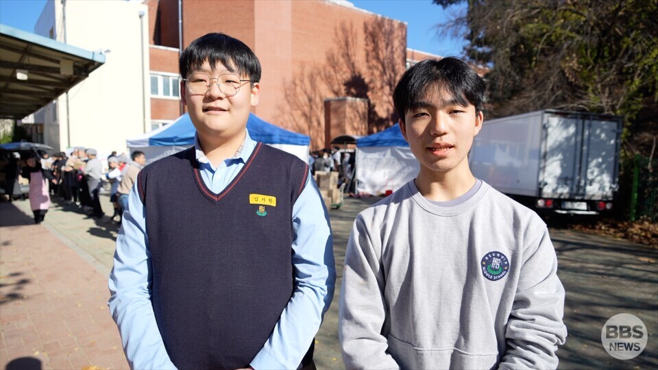 김장을 마친 능인중학교 3학년 학생이 체험 소감을 말하고 있다.