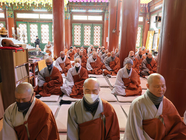 월정사 동안거 결제, 만월선원 등 4개 선원 62명 수좌 스님 정진 / 사진=월정사