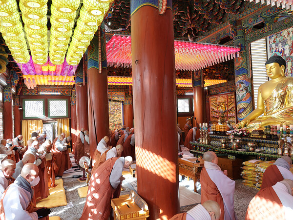 월정사 동안거 결제, 만월선원 등 4개 선원 62명 수좌 스님 정진 / 사진=월정사