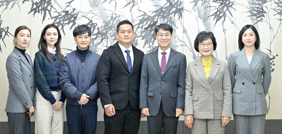 28�� ���� ������ �뱸���� ���Ѵ���(������ �� ��°)�� ������ �뱸���ǿ�(������ �� ��°)�� �뱸�� �湮�� �߱� ���̳� ����δܰ� ��� �Կ��� �ϰ� �ִ�.