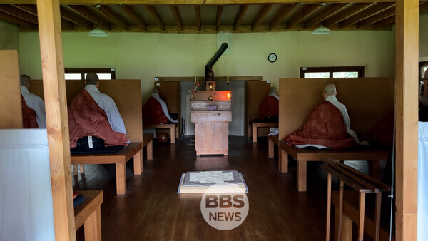 ����δϿ��� �������� �麮 ���� ���� ���ʴ�.