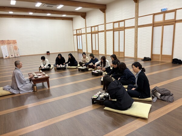 청소년 마음 돌보는 명상캠프…문수청소년회 ‘나다움을 가꾸는 시간’ 진행 / 사진=월정사