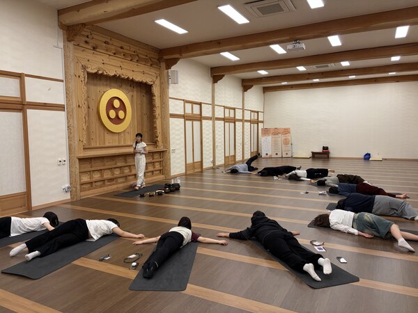 청소년 마음 돌보는 명상캠프…문수청소년회 ‘나다움을 가꾸는 시간’ 진행 / 사진=월정사