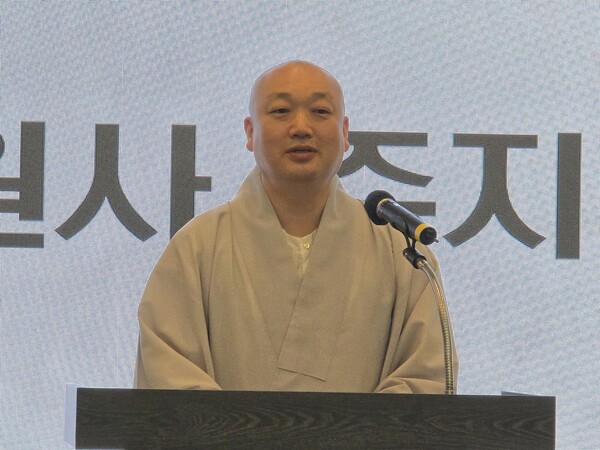 월정사복지재단, 강릉서 어르신 800명 초청 ‘연꽃피는 어버이날’ 효 잔치 개최