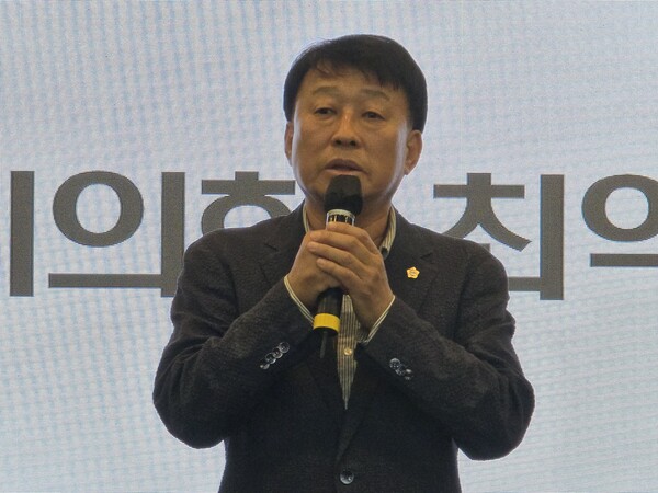 월정사복지재단, 강릉서 어르신 800명 초청 ‘연꽃피는 어버이날’ 효 잔치 개최