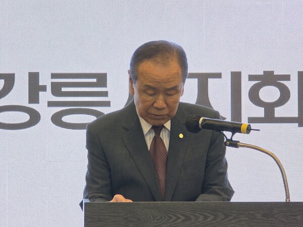 월정사복지재단, 강릉서 어르신 800명 초청 ‘연꽃피는 어버이날’ 효 잔치 개최
