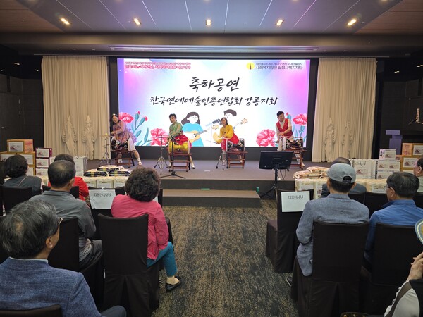 월정사복지재단, 강릉서 어르신 800명 초청 ‘연꽃피는 어버이날’ 효 잔치 개최