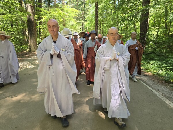 삼보 대종사 영결·다비식 엄수…사부대중 "수행 정신 이어가겠습니다"