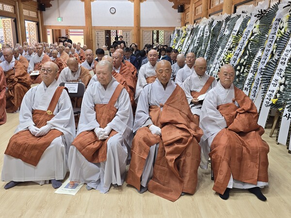삼보 대종사 영결·다비식 엄수…사부대중 "수행 정신 이어가겠습니다"