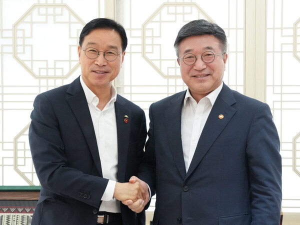 윤호중 행정안전부 장관과 위성곤 제주지사