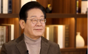 <b>이재명</b>, 부산 찾아 <b>북극항로</b> 개척 등 지원 논의