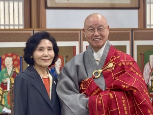사찰로 향하는 대선 후보 배우자들...<b>설난영 여사</b>, 태고종-진관사 찾아