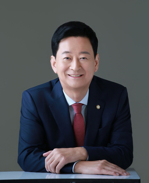 최은석 의원, 대구시장 공천 접수 완료..."경영 DNA로 경제 재건" - 뉴스 썸네일 이미지