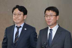 <b>민주</b>, 법사<b>위원장</b> 서영교 <b>추천</b>...곧 11개 <b>상임위원장</b> 단독 처리