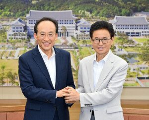 "TK 신공항·행정통합 속도 낸다"... <b>추경호</b>·<b>이철우</b> 첫 <b>회동</b>으로 공조 ...