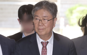 특검, '관저 예산 전용' <b>김대기 징역</b> 4년 <b>구형</b>